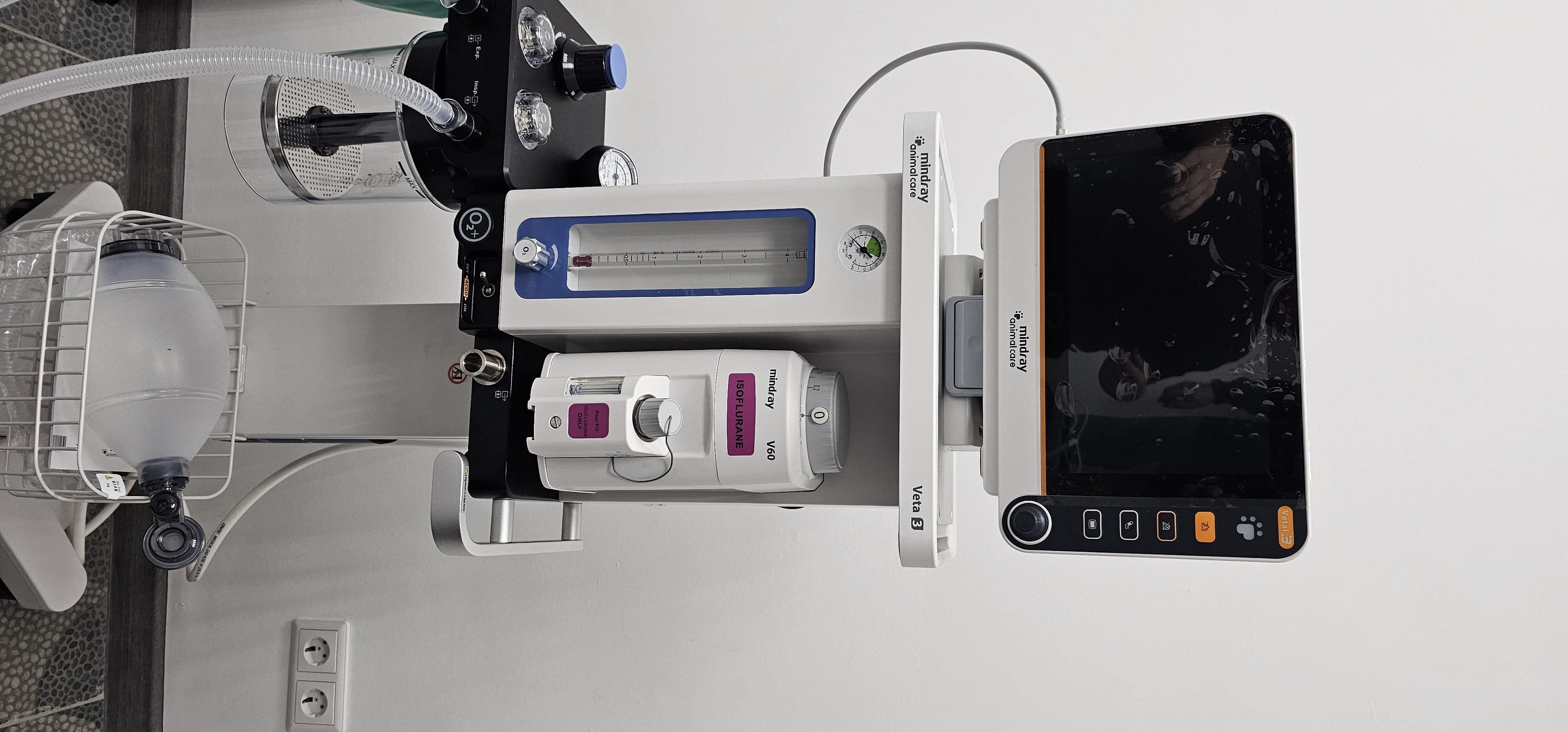 Наркозно-дыхательный аппарат